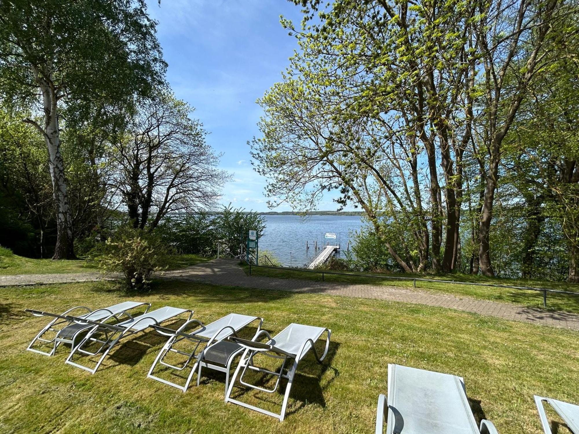 Seehotel Heidehof Klein Nemerow Exterior photo
